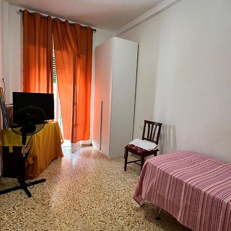 Jr-Escanio Ancona Buitenkant foto