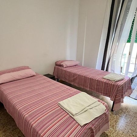 Jr-Escanio Ancona Buitenkant foto