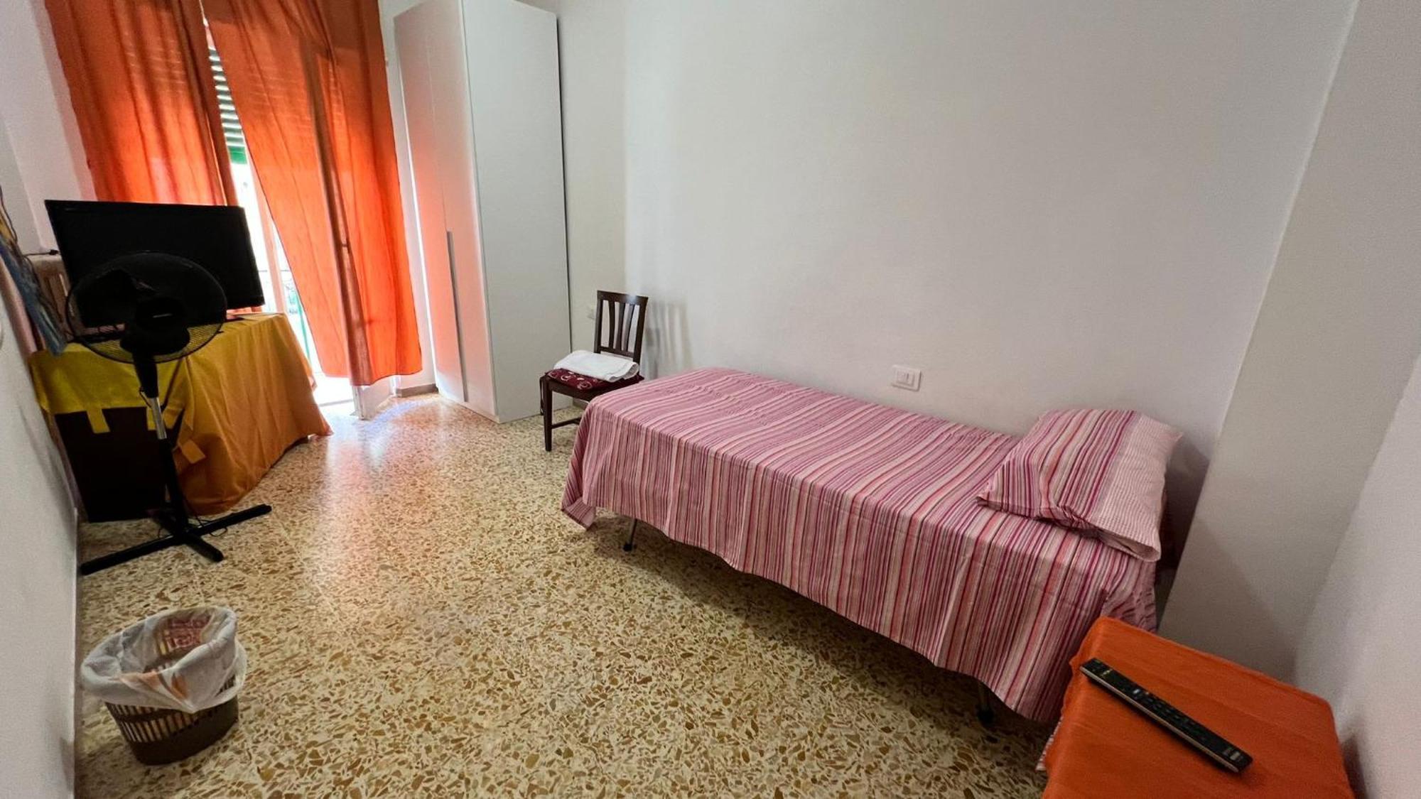 Jr-Escanio Ancona Buitenkant foto
